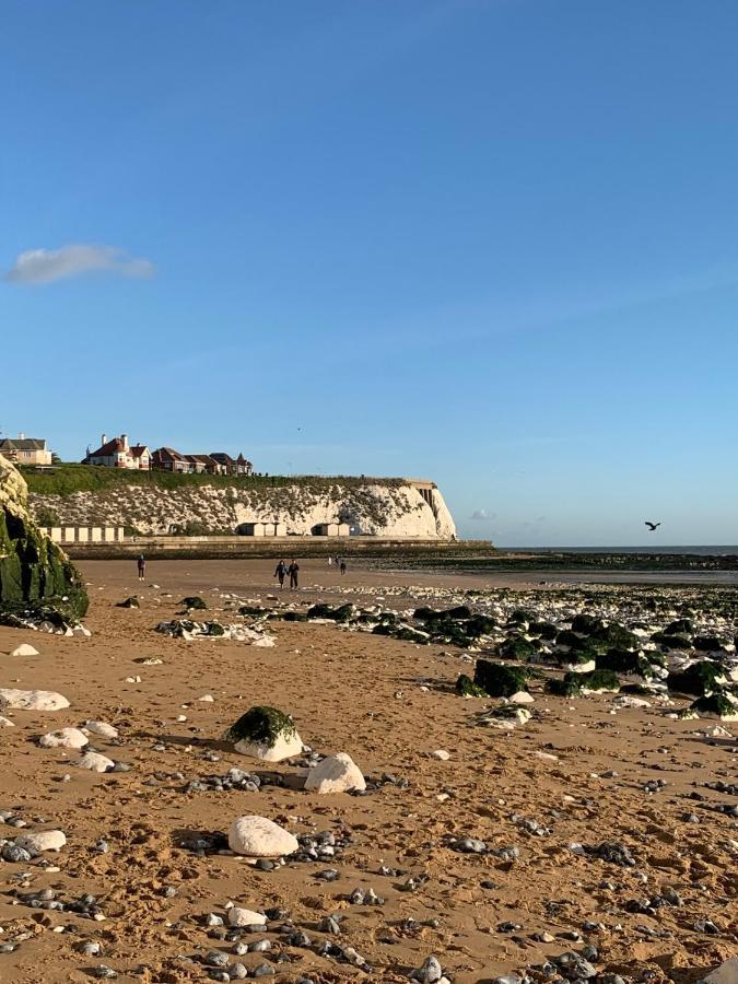 Cosy 2 Bedroom House -2023, 2024 &2025 Award Winner! Ramsgate Extérieur photo